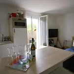 Apartman Avec Terrasse Privee, A Pied