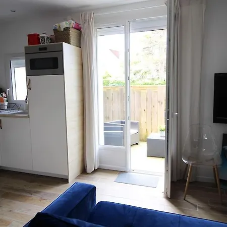 Avec Terrasse Privee, A Pied