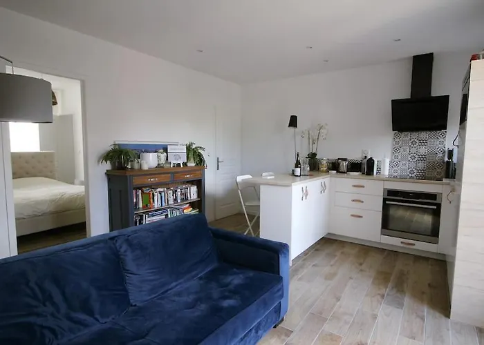 Avec Terrasse Privee, A Pied * Saint-Aubin-Sur-Mer (Calvados)